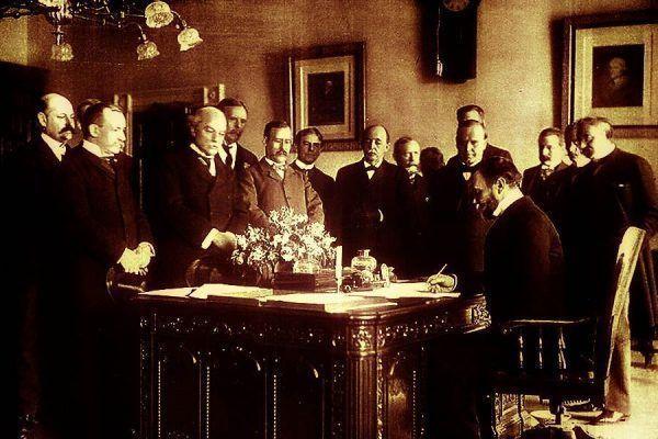 Firma de la Constitución Autonómica 1897